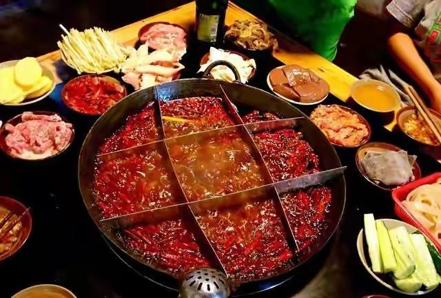 餐馆门额挂一块