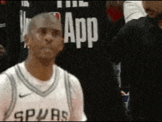 保罗退役尘埃落定，最后的体面居然是猛龙给的。保罗宣布退役，雷霆、火箭、马刺、n