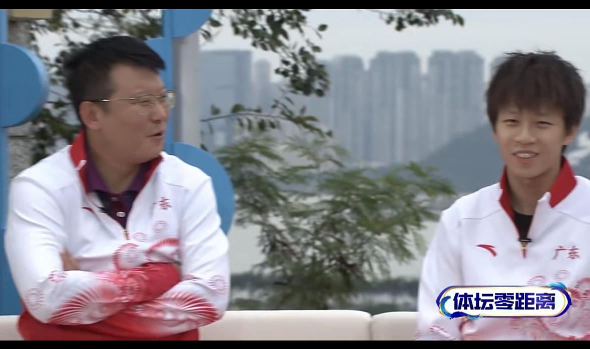 林高远谈在混双冠军颁奖时流泪11月21日，体坛零距离播出林高远和张超教练的专