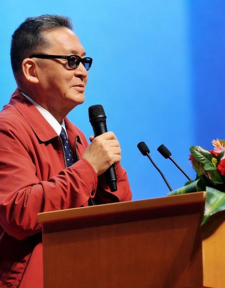 李敖曾说：“国内有相当一批有钱人，都是靠着侵吞国有资产而发家的。这些人所侵吞