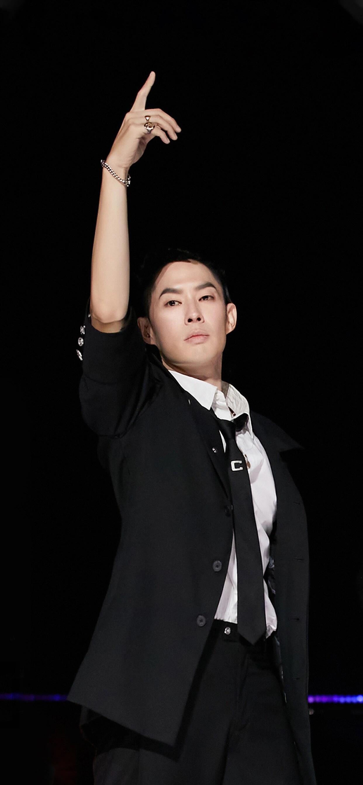 吴建豪回应瘦了40斤我天哪，怎么瘦40斤的啊，虽然拍照角度是重要的，但这个方法对