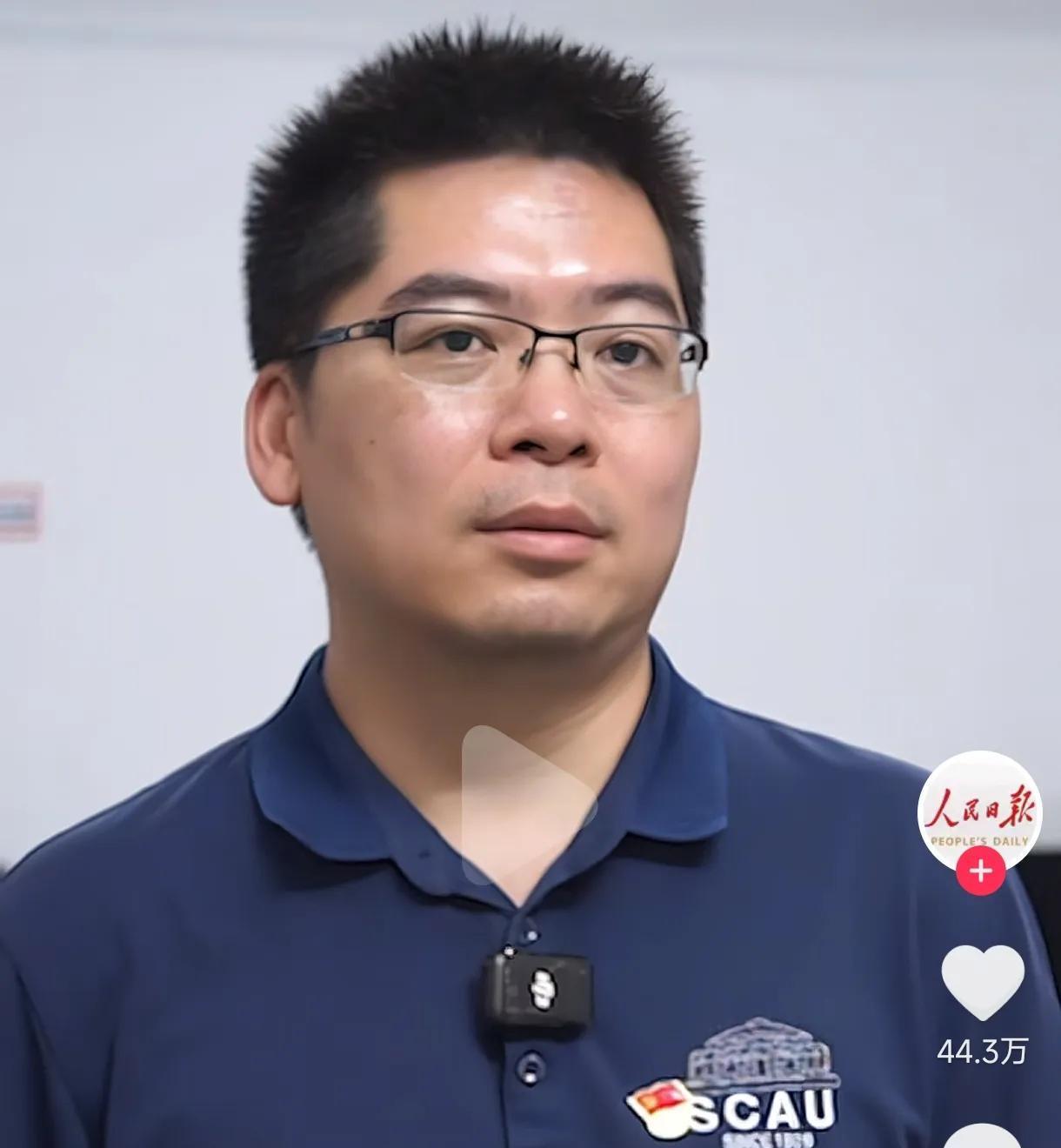 “火到人民日报了！”广东韶关男子徒手掰车门火中救人，救人男子已找到！身份果然不一