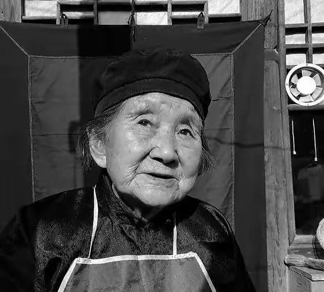 [点赞]1984年，一个84岁的老太太来到政府接待处，对工作人员说：“我要捐款