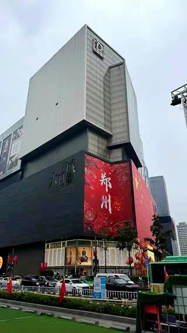 他去了26个国家，从不看高楼。这次从郑州出差回来，这位韩国前导游只说了一句：
