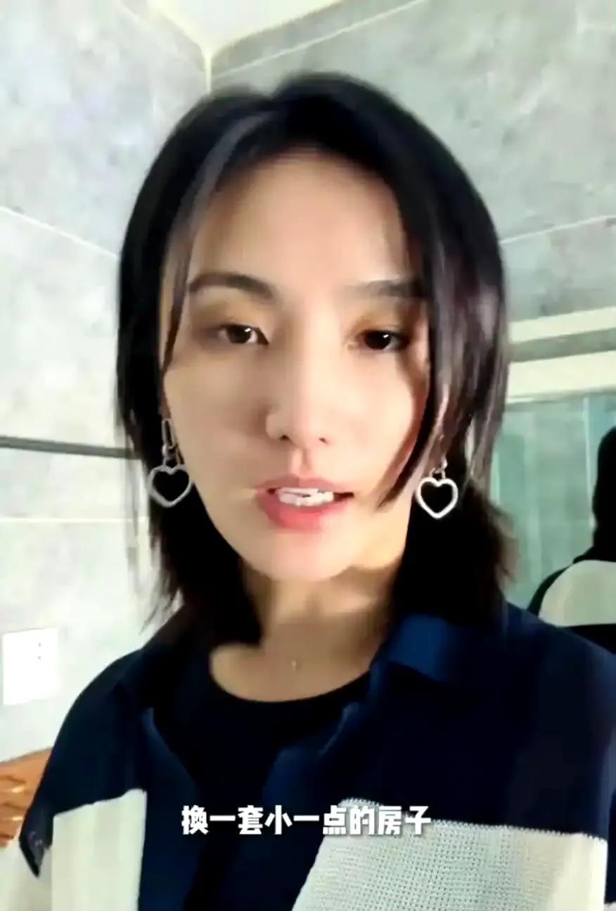 李亚鹏虽然做生意不太靠谱，但找的女人都很靠谱，都是真能干的和真能赚的。王菲