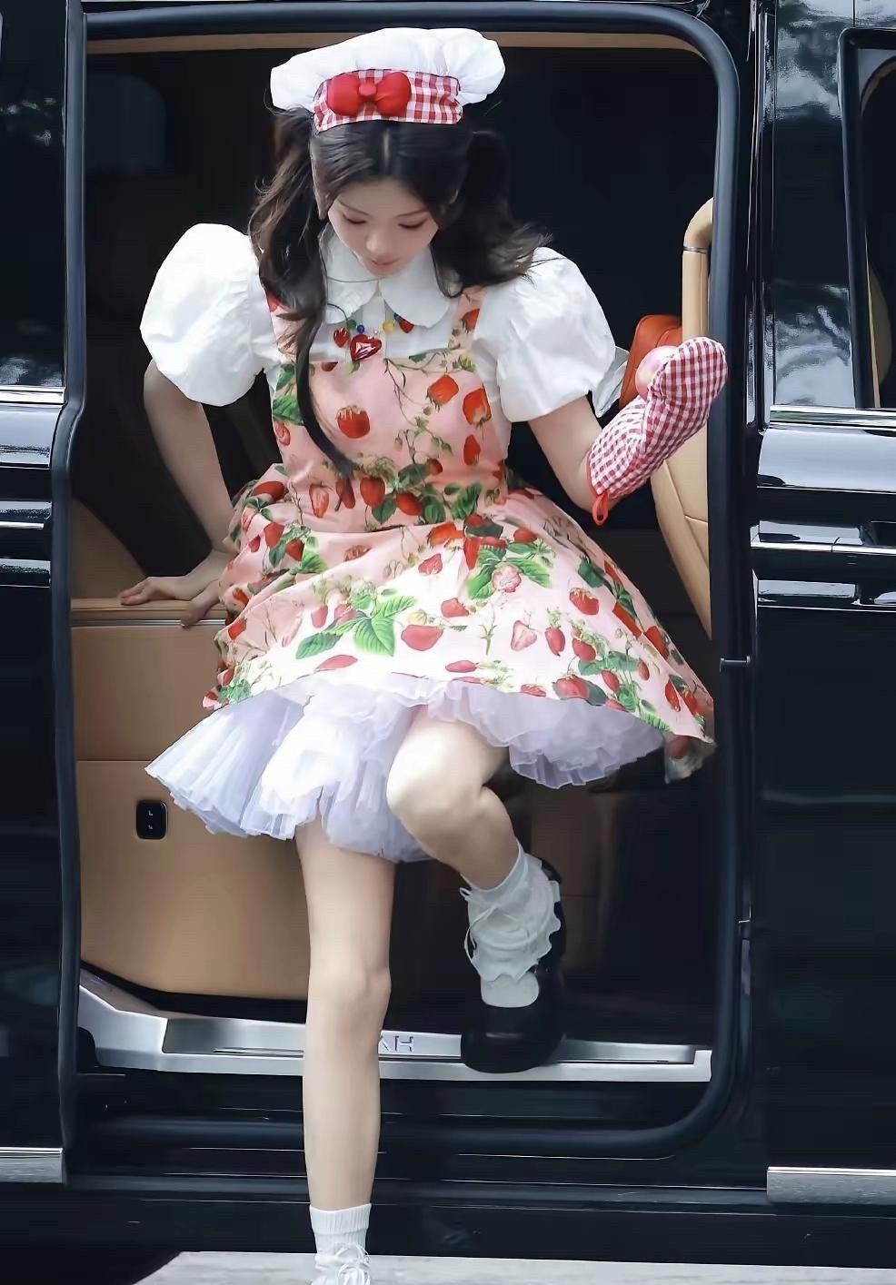 杨超越是换了造型师吗？