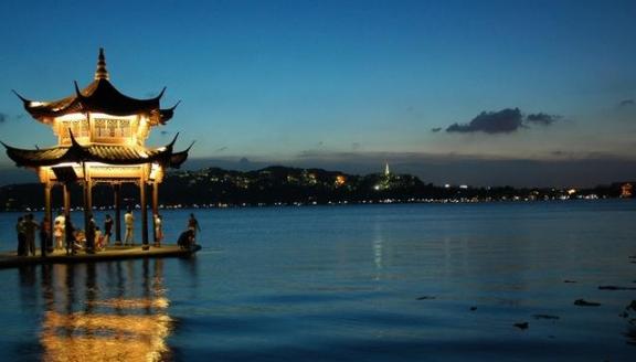 宋代外卖夜宵何以冲破夜禁点亮千年烟火盛世？ 宋代之前，中国城市晚上基本是黑的