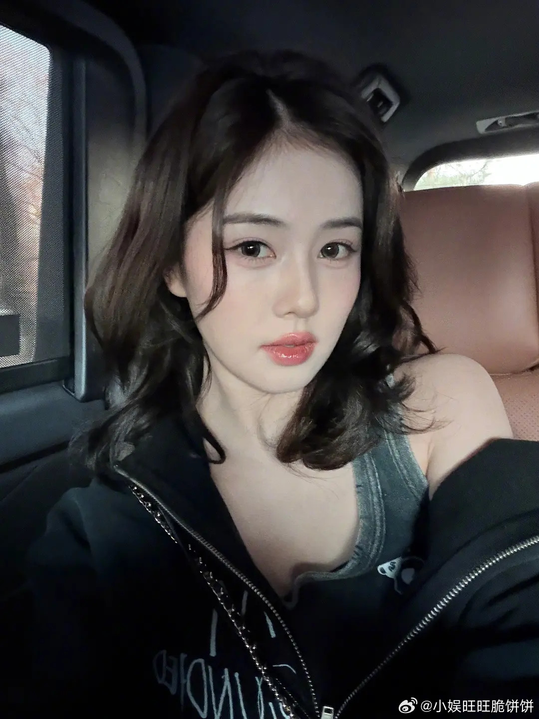 白鹿的高颧骨去哪了？面部这么流畅