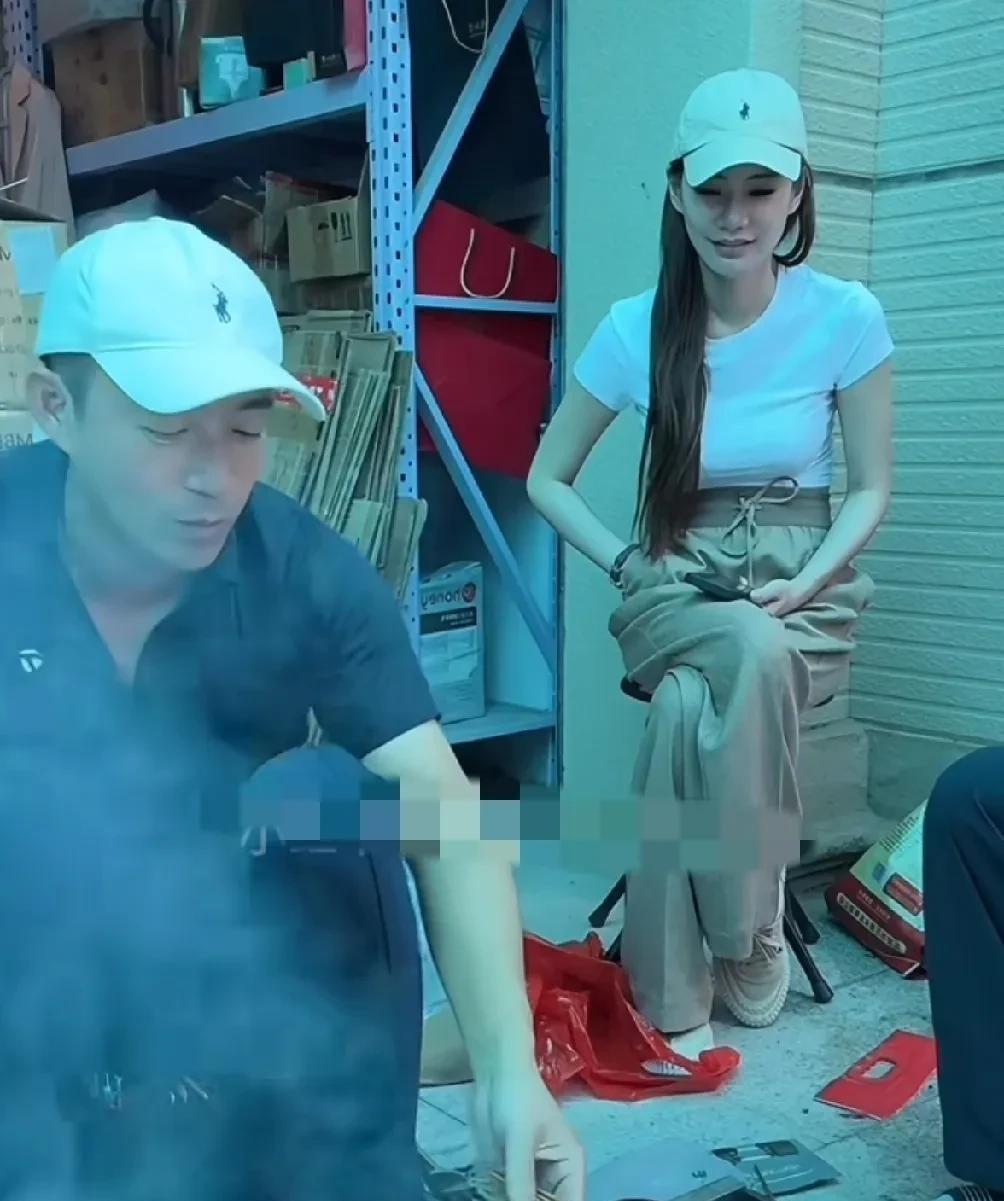 汪小菲到了四十多岁这个年龄，特别怀旧，也特别接地气，烤羊肉串是他的最爱，这不，