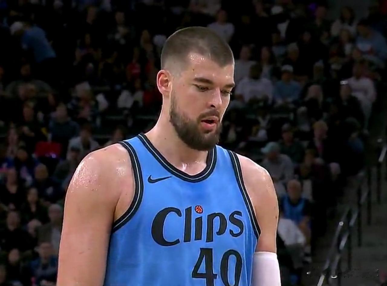 快船117-93大胜太阳！！！祖巴茨与马克威廉姆斯两大首发中锋的表现根本不是一