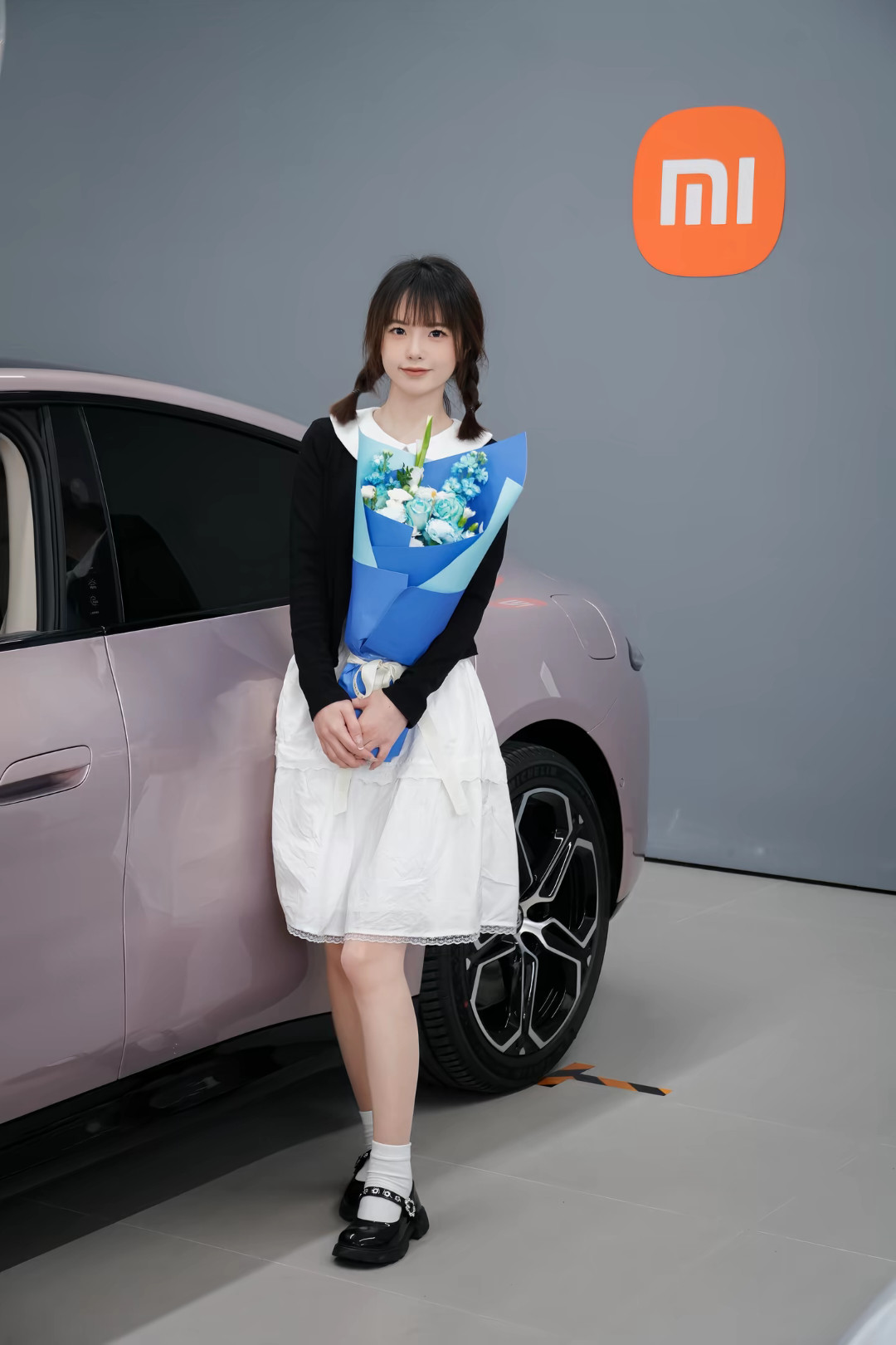 买小米汽车，找漂亮女友，真的好甜啊