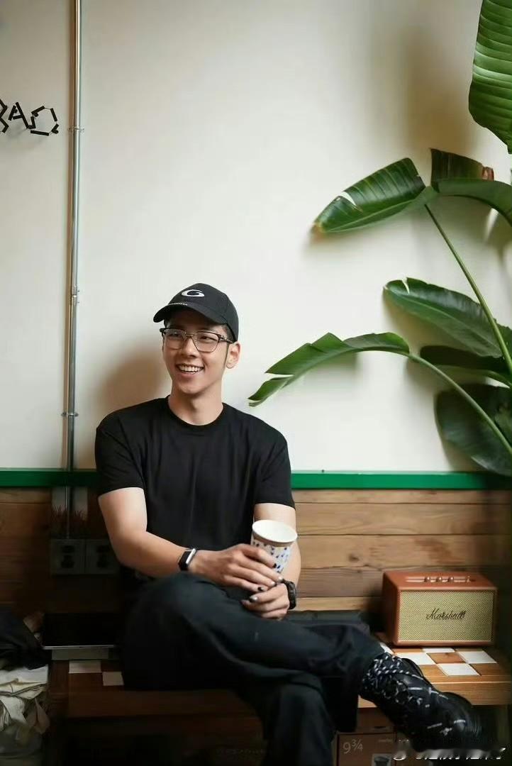 郭涛儿子石头说实在的，大家都不信那就是明星都太能包装了，星二代出生自带光环，