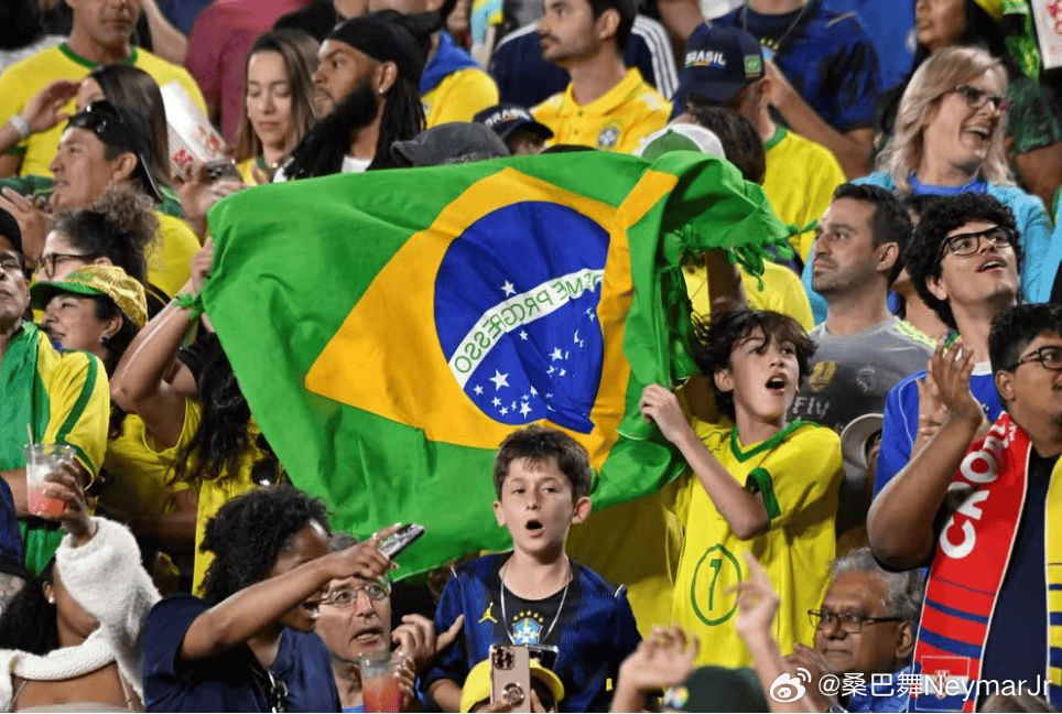 球迷再次呼吁巴西带上内马尔，呼声贯穿全场04月01日在刚刚结束的巴西队以3-