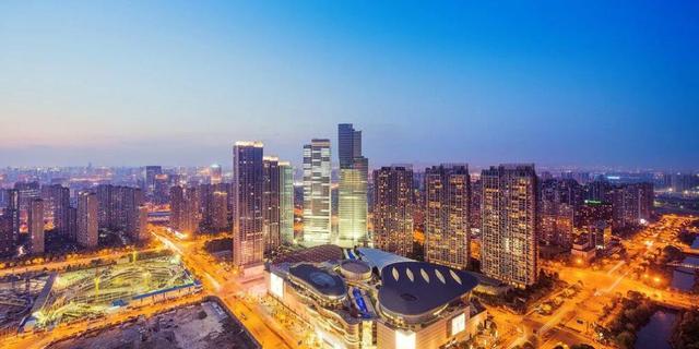 2025年1月，杭州房价均价31052元；2025年2月，杭州房价均价3133