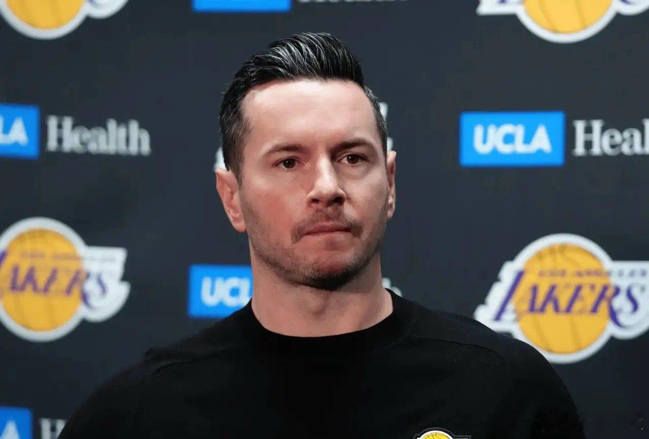 雷迪克立军令状了湖人主帅雷迪克今天在采访中谈到了为何季后赛的终结战如此艰难，他说