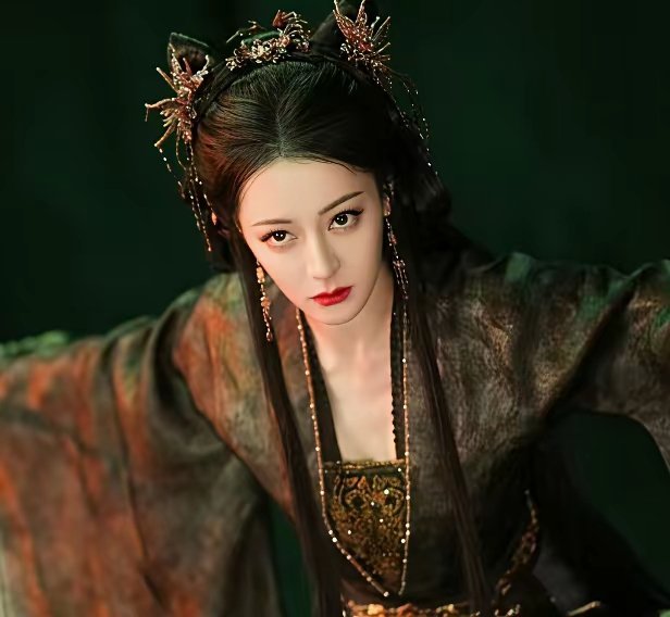 迪丽热巴的新剧为什么火不起来不是因为里面演员不行也不是因为演技差，而是之前的剧名