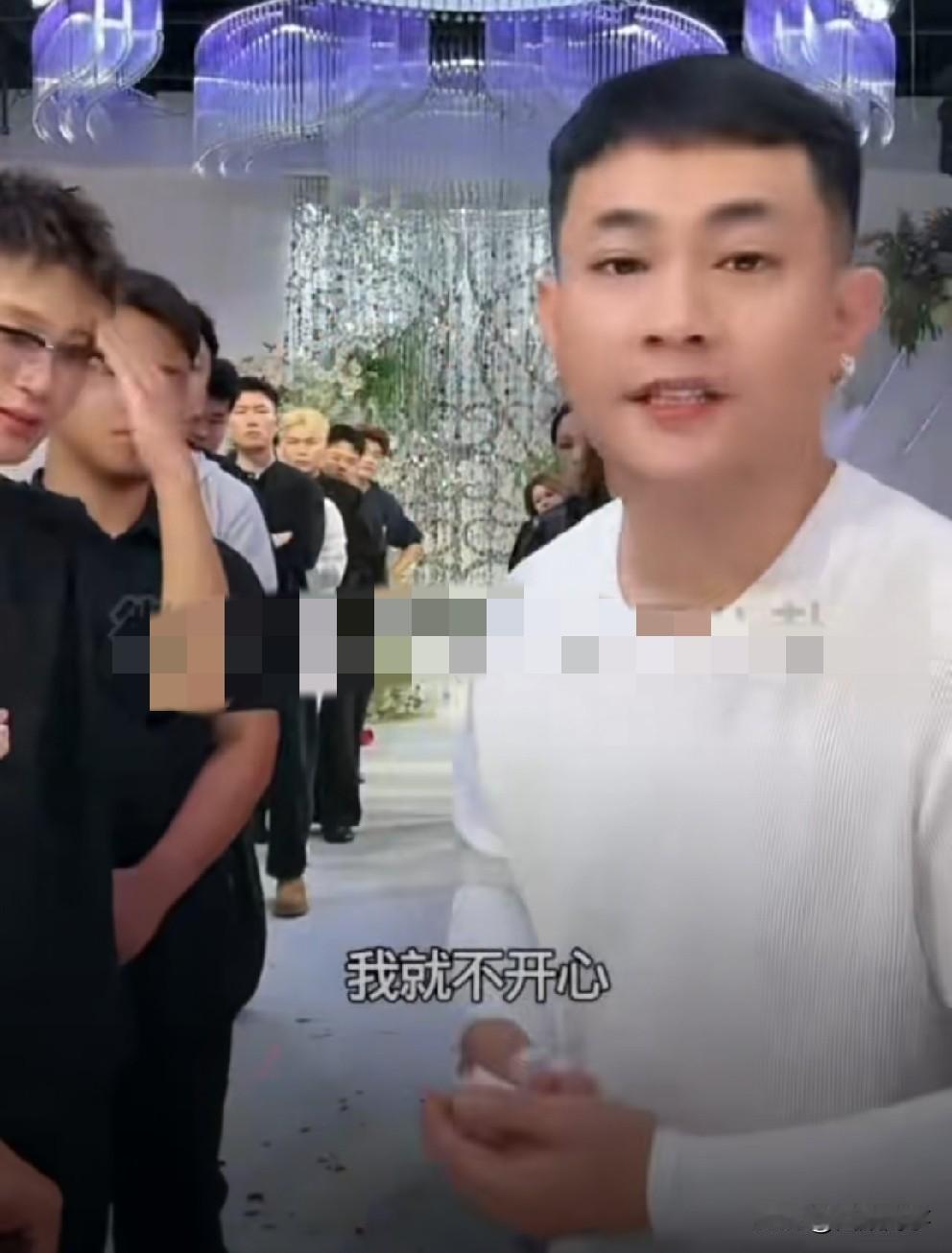 吴迪连夜折返参加徒弟婚礼，不满被刻意操控卖货！吴迪率队去