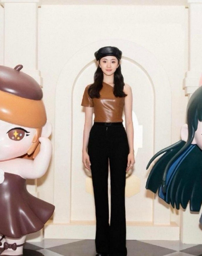 刘浩存比例太好了！不止腕线过裆了吧​​​