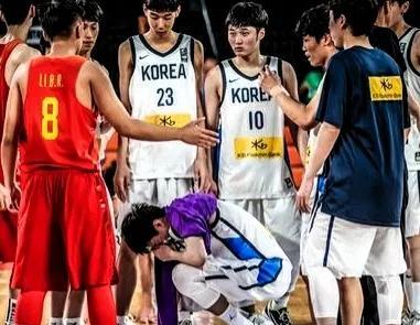 亚洲杯，韩国核心李贤重又哭了吗？2025年男篮亚洲杯1/4决赛，中国男篮79