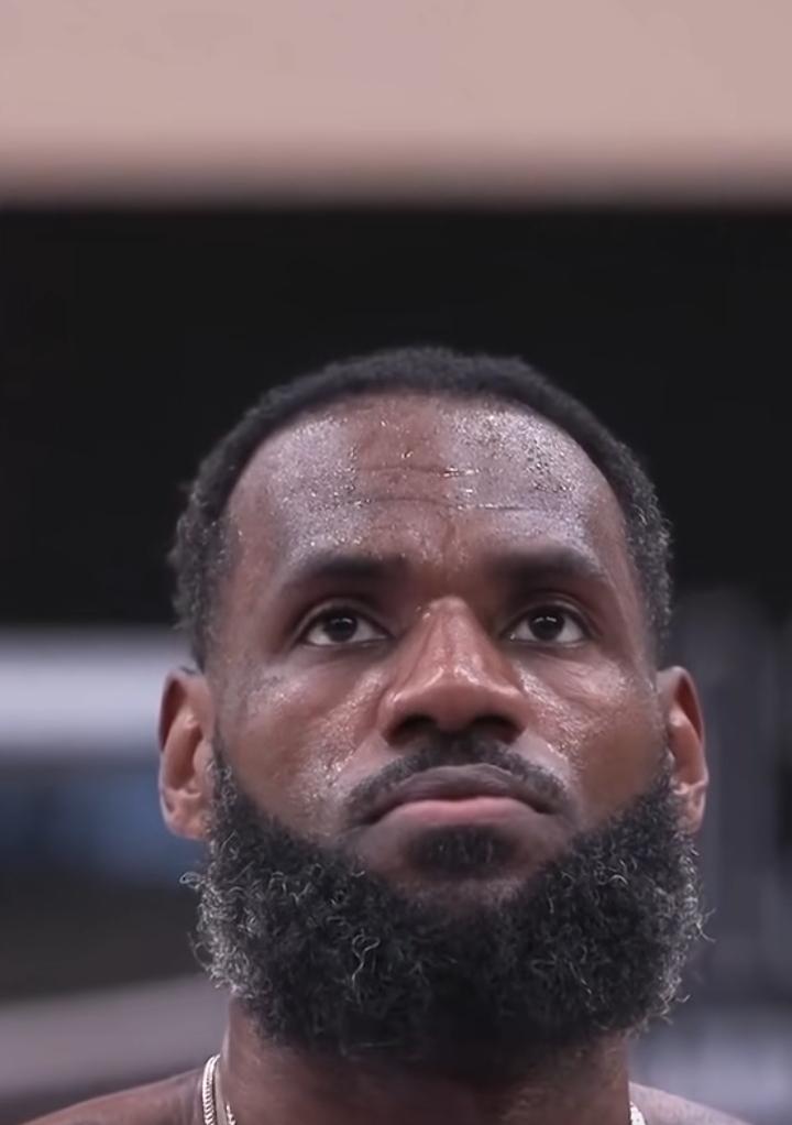 我是2002年上大学的，那时候看老詹，看姚明，看科比！看奥尼尔！逃课都要看！看完