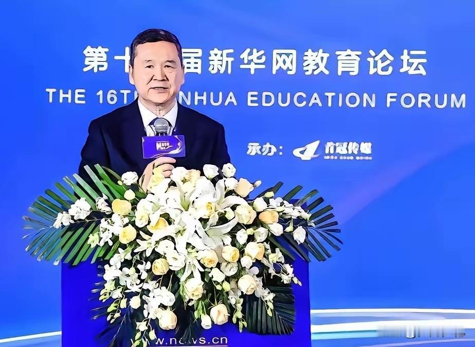 十五五规划撕烂“文凭泡沫”！5000万大学生竟遇“用工荒”？中央最近亮剑了