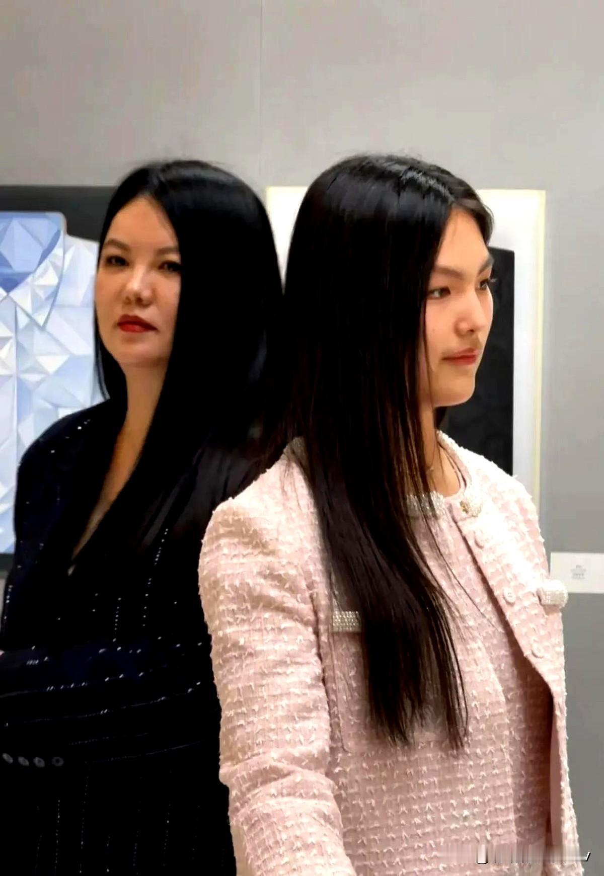 没想到吧？李湘坐拥亿万身家却只生一个女儿，这背后的原因竟然和她亲妹妹有关！