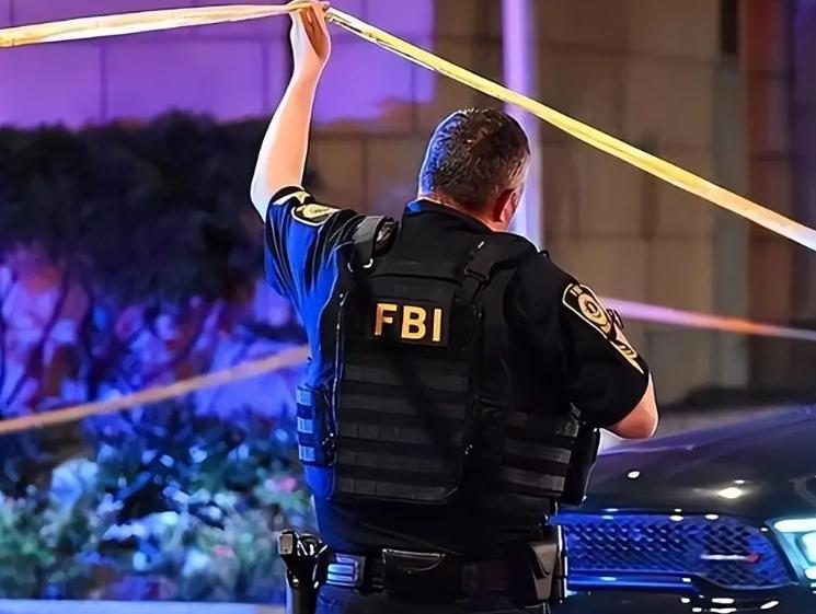FBI深夜突击搜查弗吉尼亚州民主党核心议员卢卡斯的办公室，连关联大麻商铺也被一锅