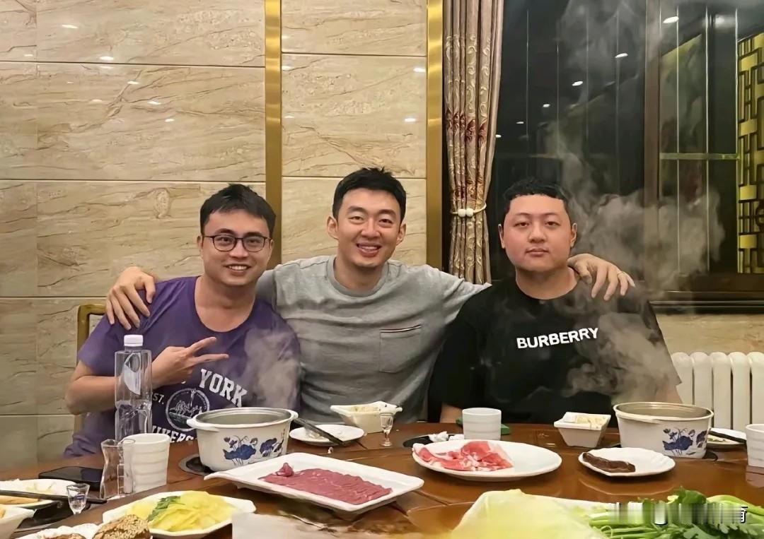 郭艾伦离开后，辽宁男篮各种不顺事件出现，当初真不该送走这位福将。1、租借来的