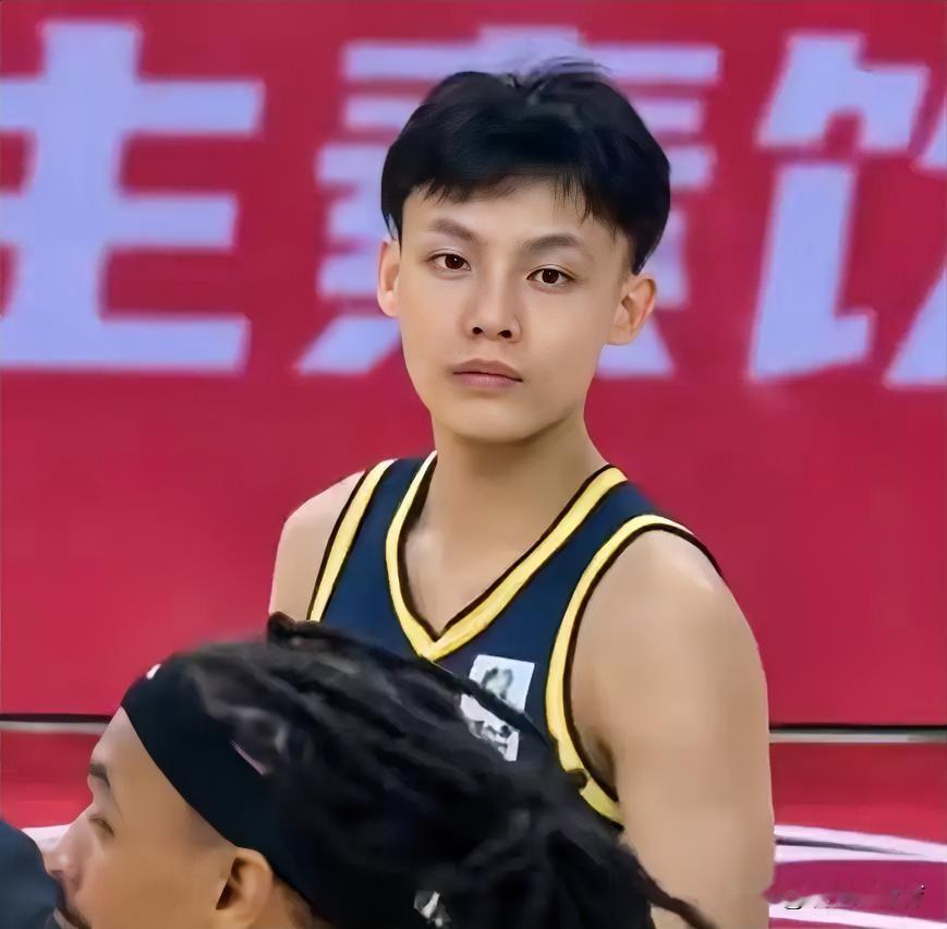 徐杰没去国家男篮报到？顶薪，转会，交易，杰师傅一句话回复球迷，表明态度。5月2