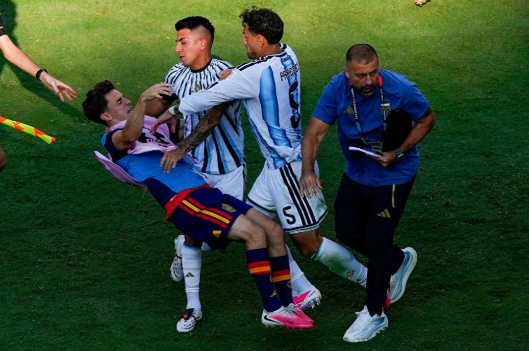 让人没想到的是，世界杯决赛那场争议的余波，居然到现在还没结束。FIFA纪律委员