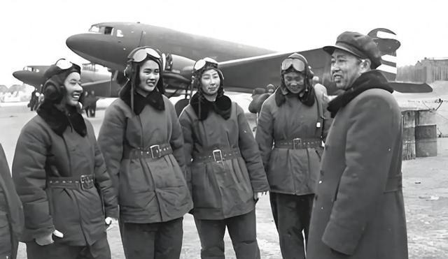 1950年代，有国家干部觉得空军飞行员的伙食标准太高了，要求下降，南京空军司令员
