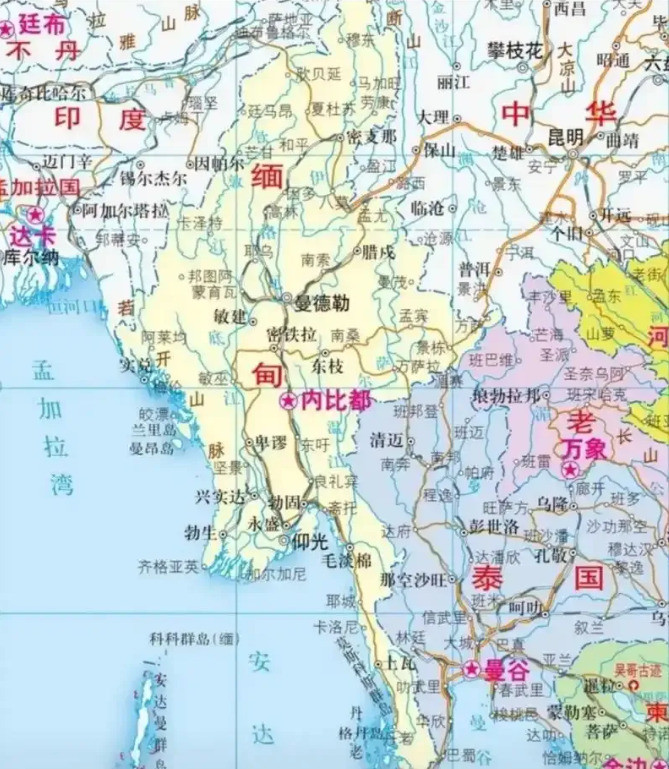 缅军打仗脑子瓦特分不清敌友缅甸战场上，缅军的操作简直