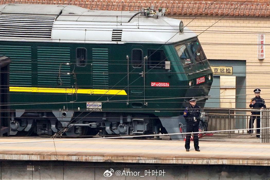 金正恩已启程来华太辛苦了，绿皮车得好久吧？[哭哭][哭哭][哭哭][哭哭][哭哭][哭哭]