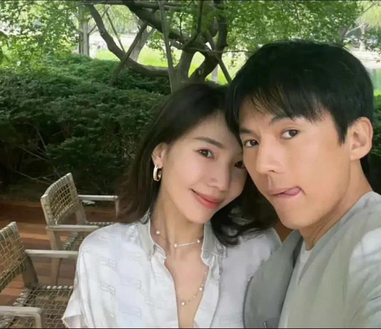 我好奇问闺蜜：你觉得宋宁峰这个事情被曝光了，张婉婷会跟他离婚吗？闺蜜诡秘