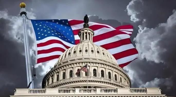 美国是不是正在逐渐衰落？单独抛开中国，美国没有衰落。你觉得美国衰落了也是因为对比