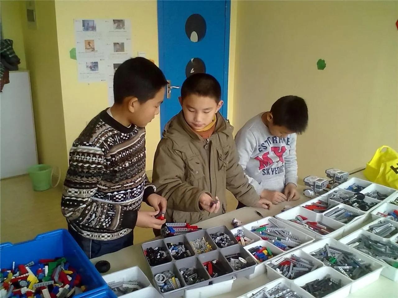 学霸从小就有四个特质，学渣是装不出来的，你家孩子占了几条？很多家长以为成绩差