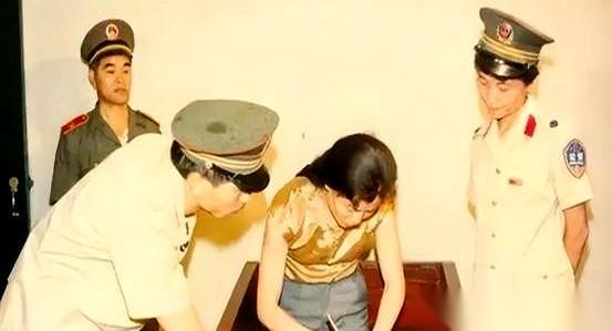 “我是有功之臣，你们凭什么枪毙我？”这话从一个曾经火遍全国的女明星嘴里说出来，