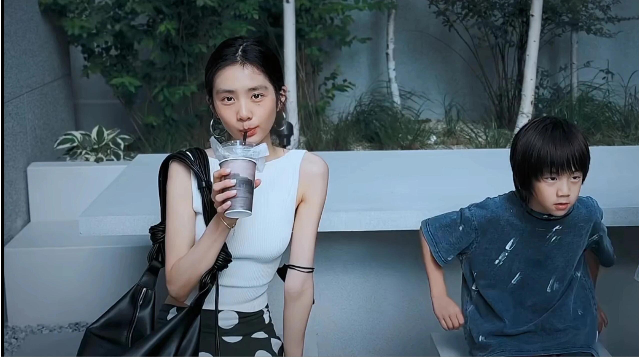 黄磊和孙莉的基因就该多生孩子，黄多多和弟弟各有各的好看​​​