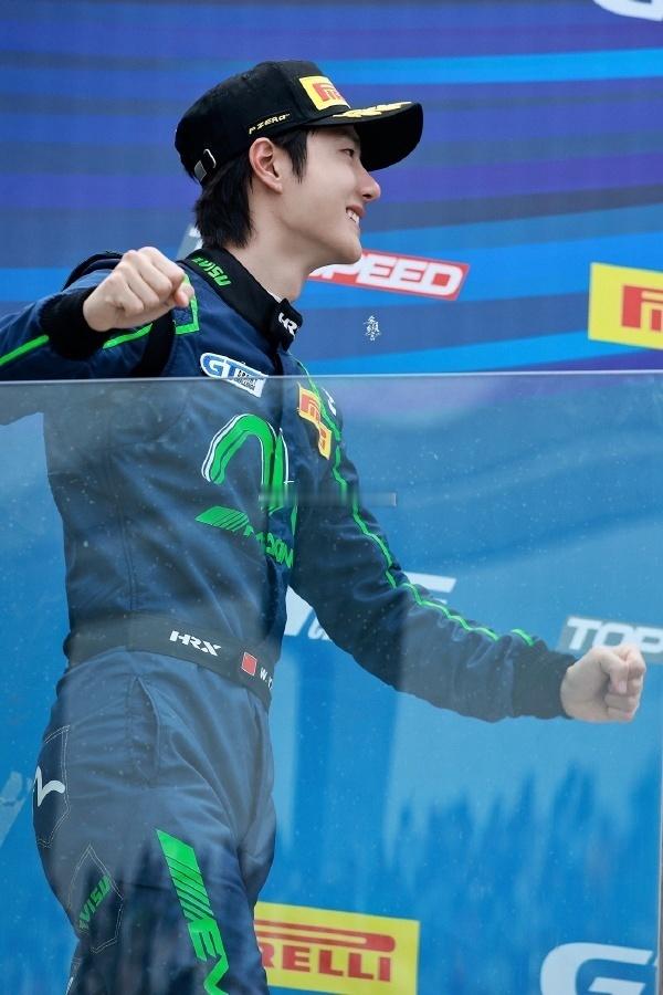 4月17日，王一博在ChinaGT中国超级跑车锦标赛拿下GT3AM组冠军，跨