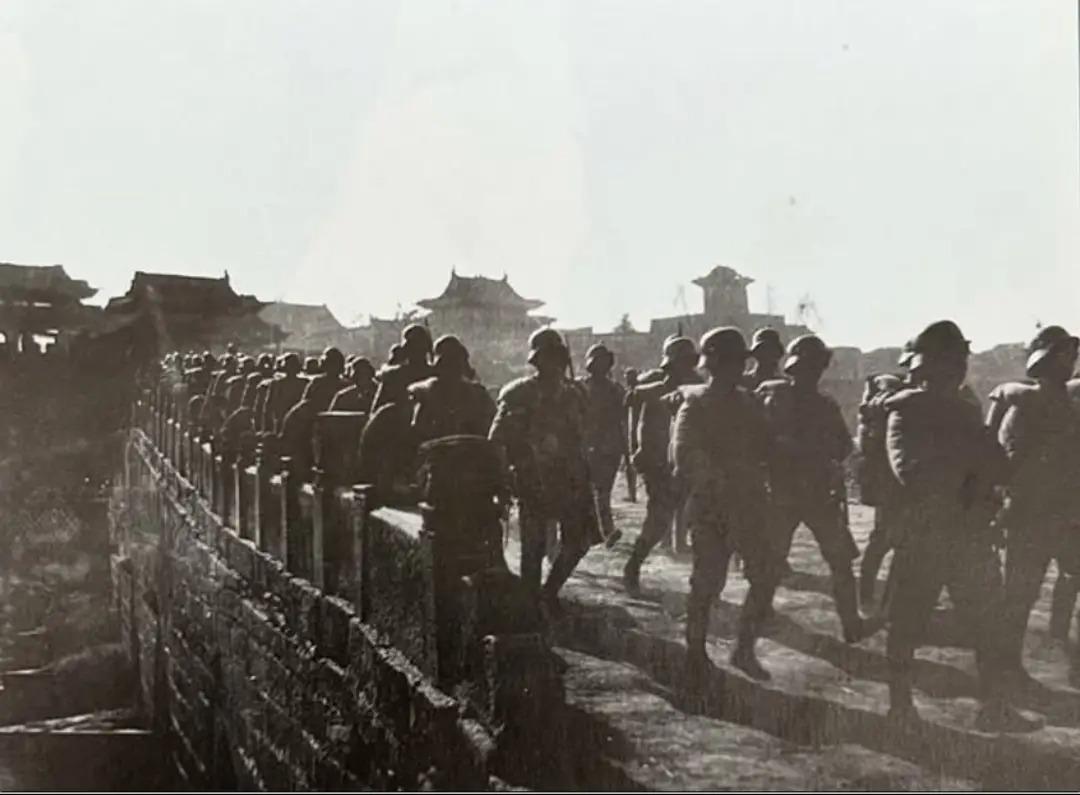 【旧时光历史影像】太原出征：1937年晋北烽火下的御敌征程这张黑白影像