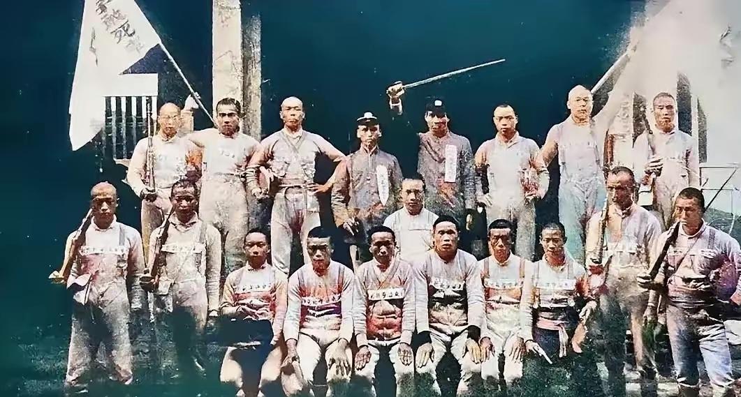 1911黄花岗敢死队留影：一群少年，以血肉换山河新生1911年，黄花岗起义