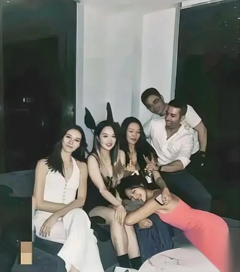 留学带娃回来的母女，我真是笑到拍大腿。不是说留学不能有意外，但这操作实在是把