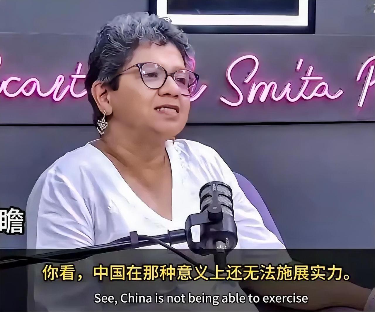 话说，印度一群专家最近坐一起讨论中国，其中一位说：你看，中国在那种意义上（主导世