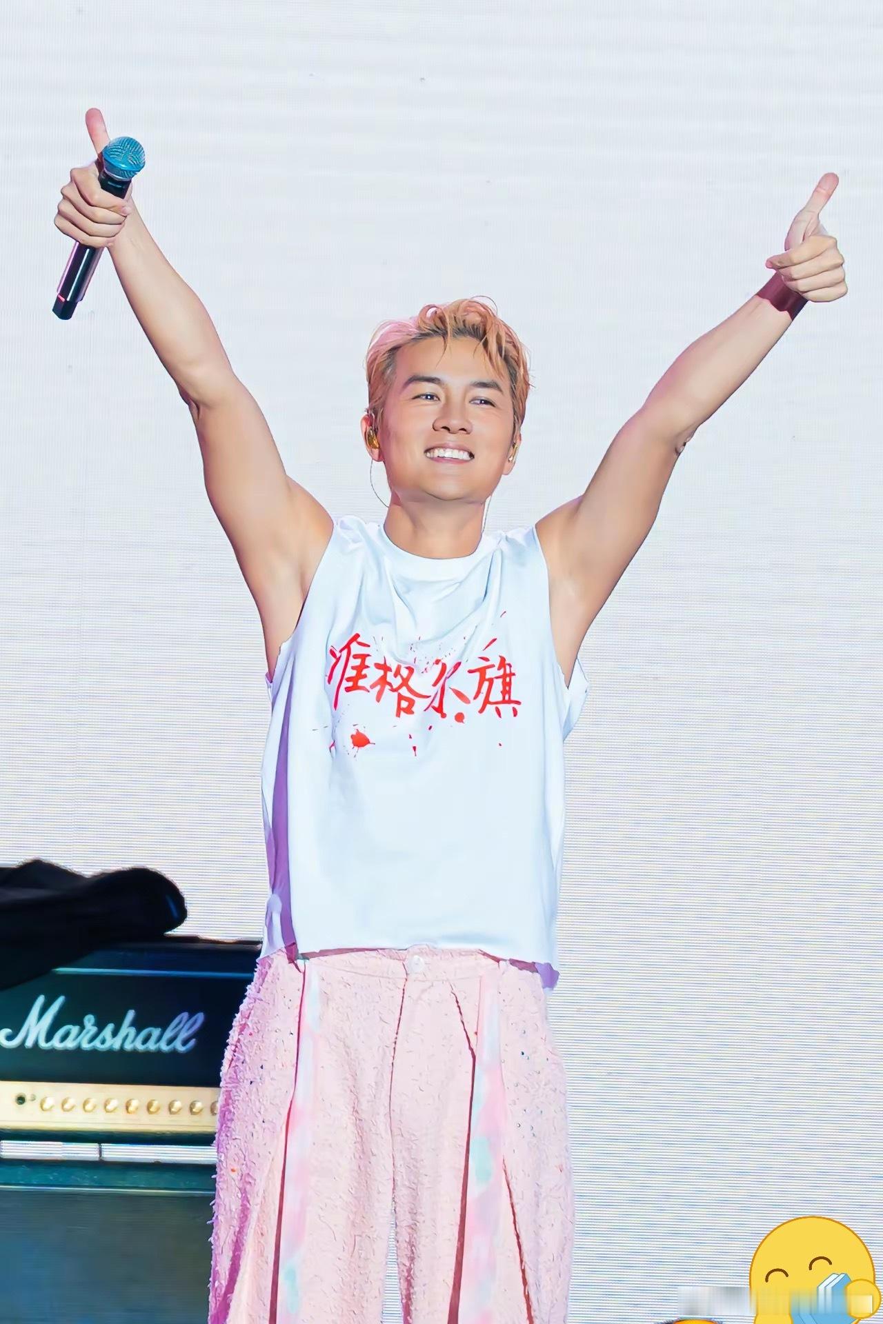 吴克群才是真明白人！​当年何超莲二十出头倒追他，不仅买VIP票看他演唱会，