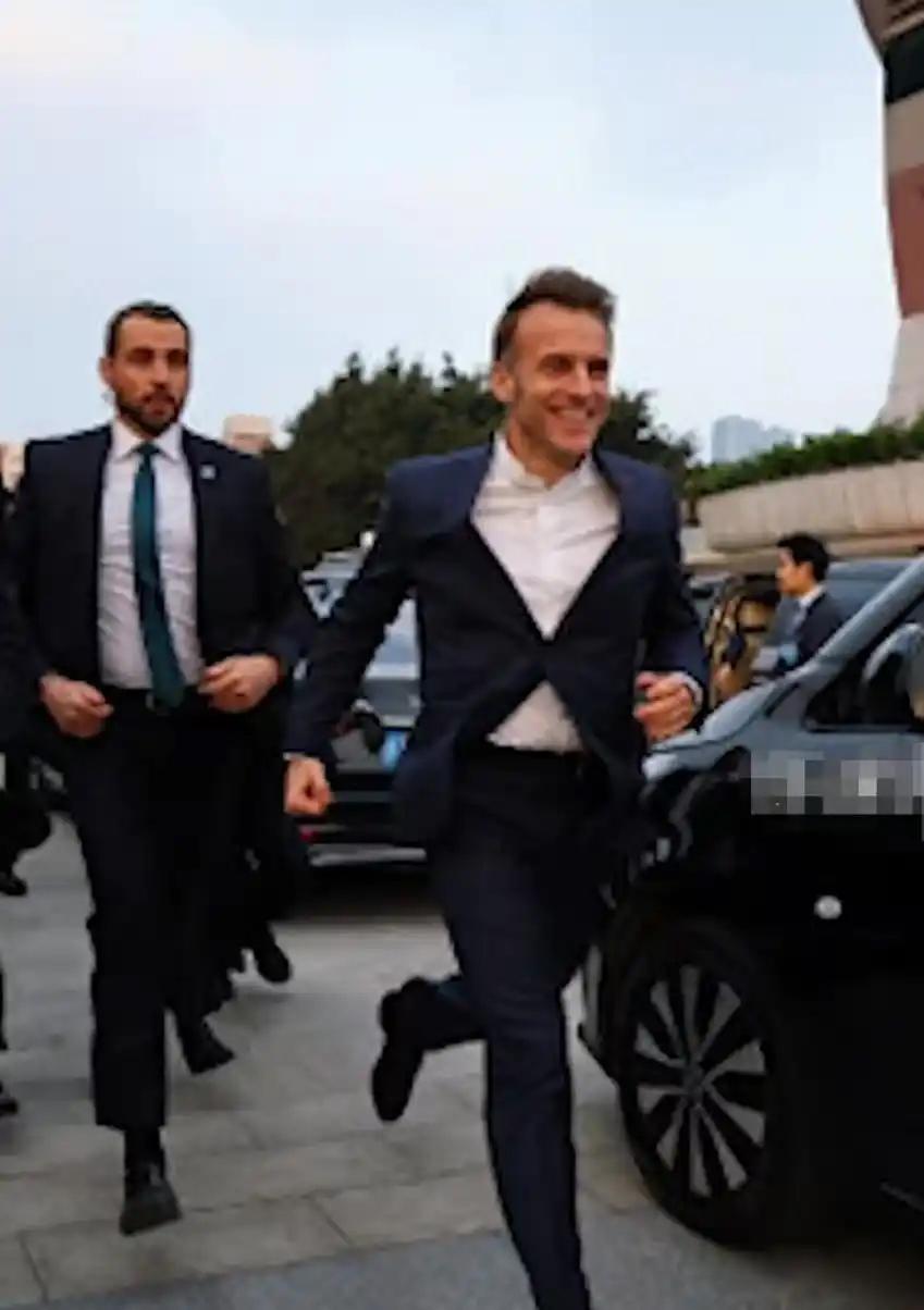 马克龙用行动证明：放下架子，拥抱真实，才能创造真正的共鸣12月5日，马克龙来