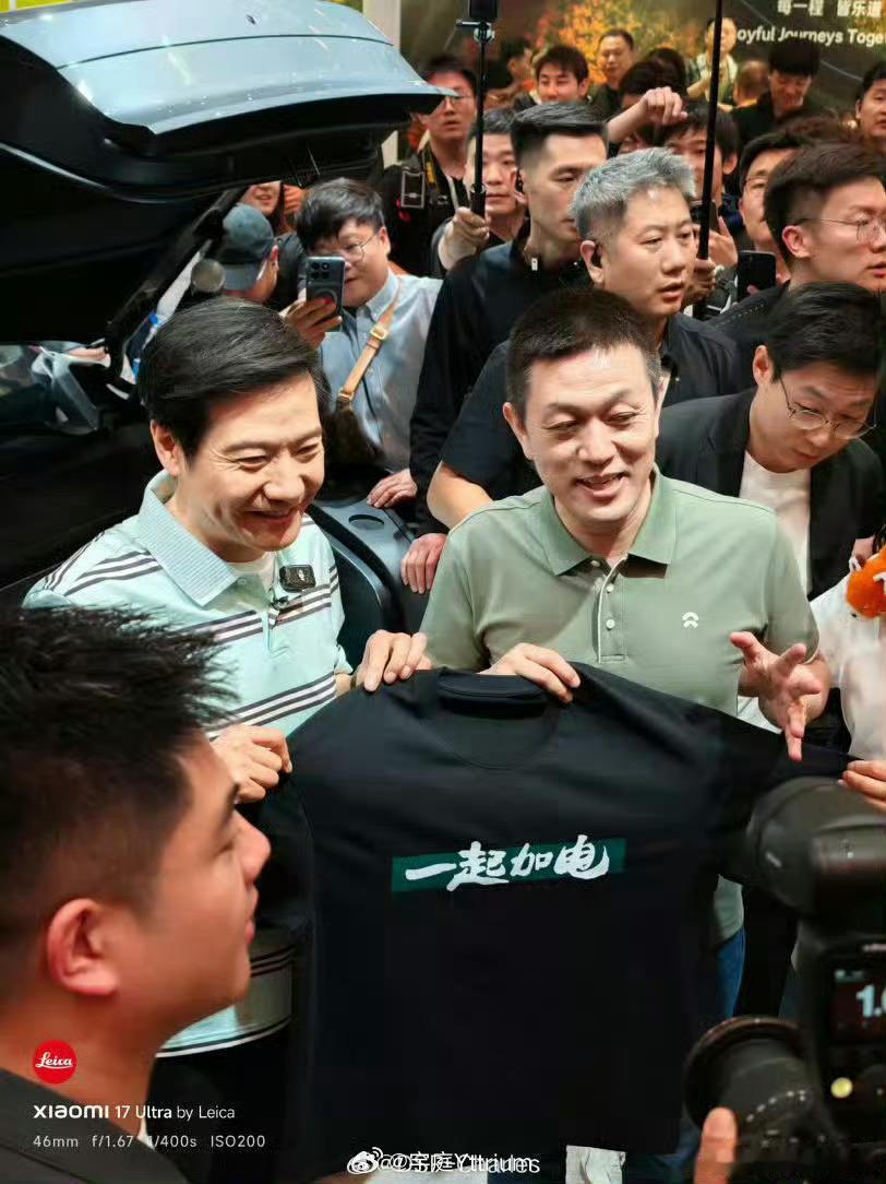 雷军送李想听我讲完T恤帮陈年销库存说是。