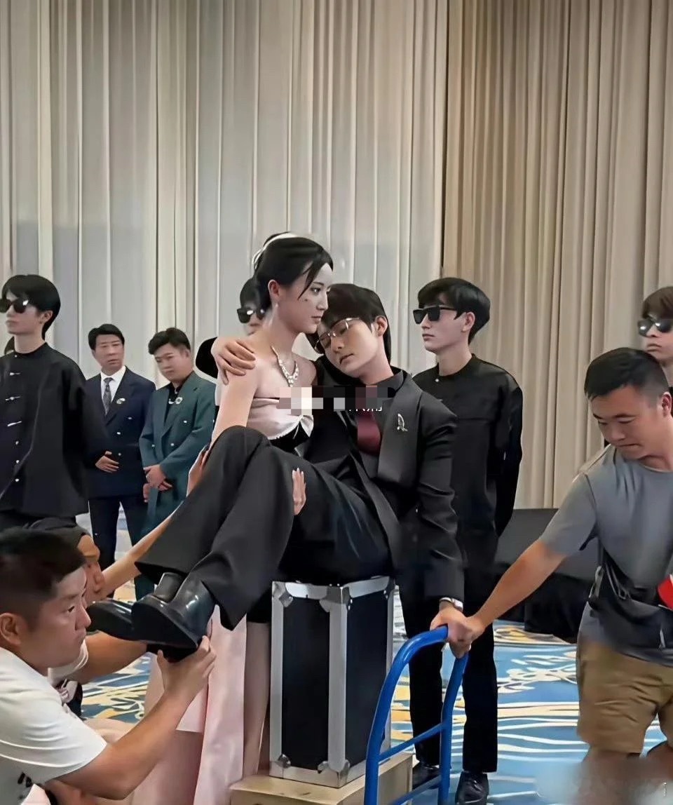 原来短剧里女主公主抱男主是这么拍的吗不尴尬吗