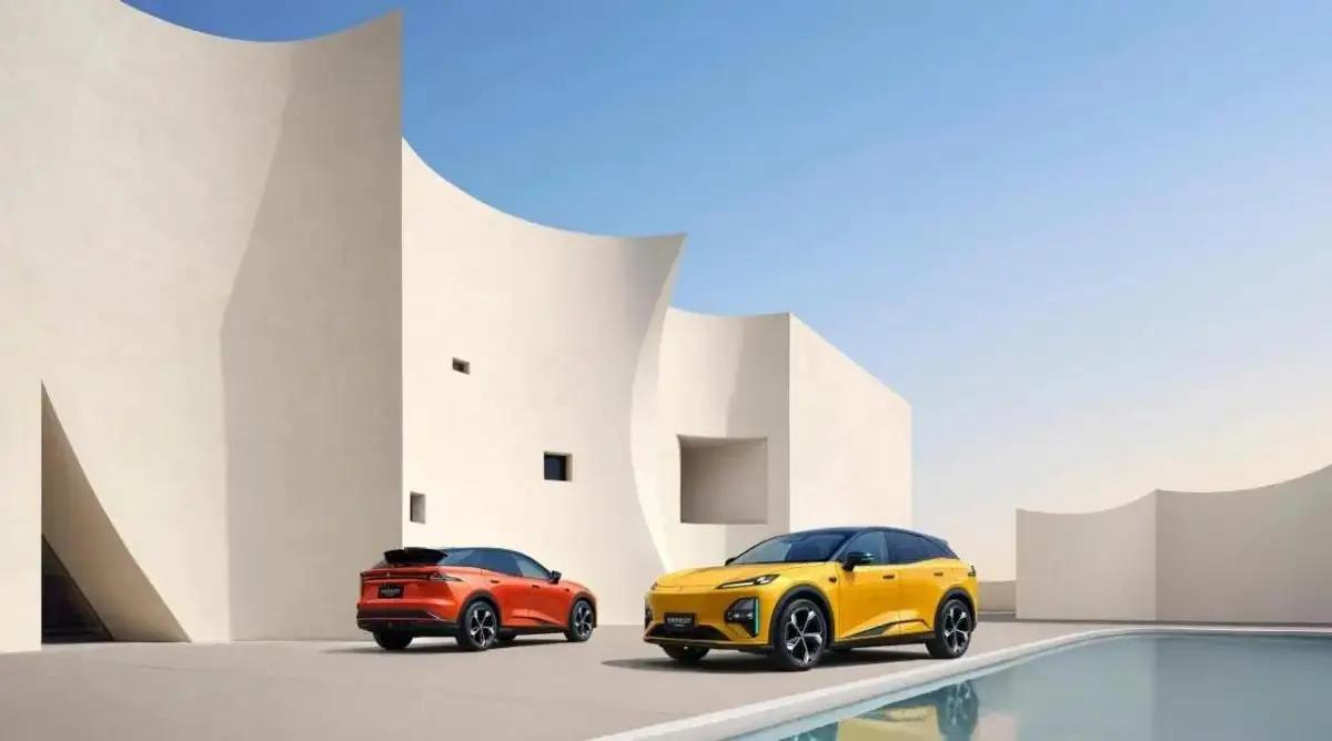 请听我一句劝，不论你买不买车，你都会感激我。​油车20万：使用10年，油费10