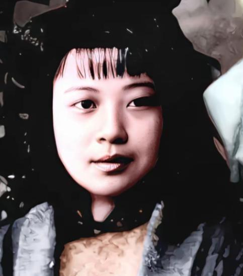 1963年，解放军师长陈广胜回乡寻找多年不见的妻子。没想到，他刚到村口，就看到一