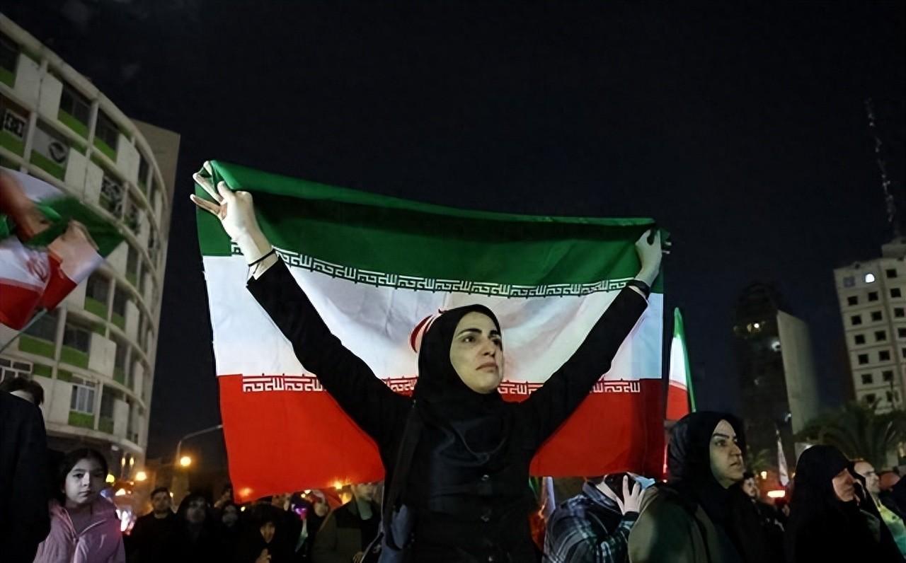 伊朗杀红了眼，犯下致命大错！以色列深夜致电北京。 3月4日，美以对伊朗的军事